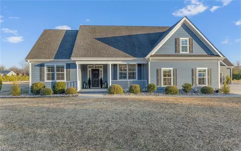 2003 Anthony Pl, Suffolk, VA 23432
