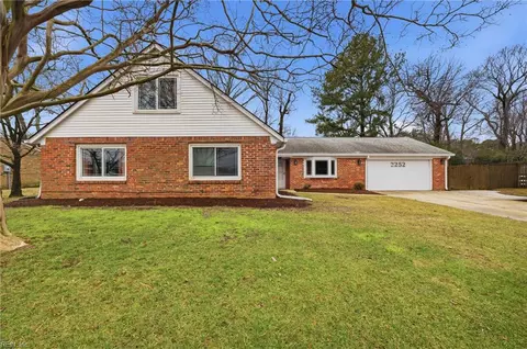 2252 Dunbarton Dr, Chesapeake, VA 23325