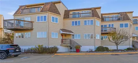 247 Lake Dr, Virginia Beach, VA 23451