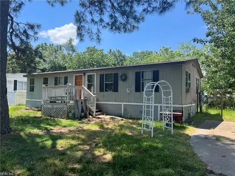1305 Blue Jay Dr, Virginia Beach, VA 23453