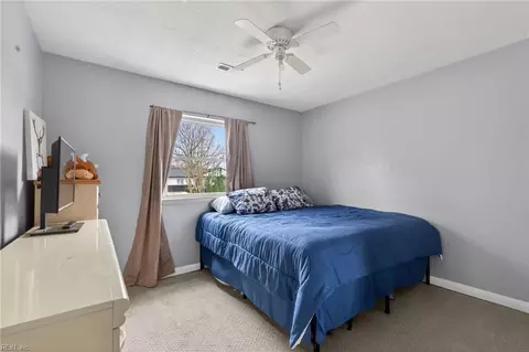 Bedroom - 16 Marldale Dr, Hampton, VA 23666 photo 1 of 6
