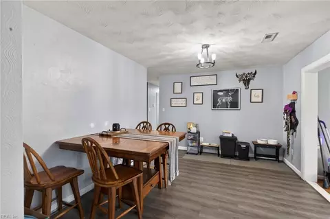 Dining - 16 Marldale Dr, Hampton, VA 23666 photo 2 of 2