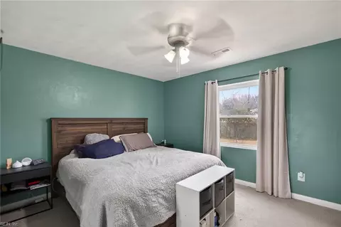 Bedroom - 16 Marldale Dr, Hampton, VA 23666 photo 2 of 6