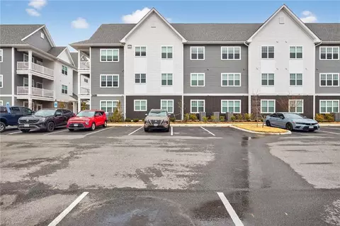 1501 Waitsel Dr #304, Chesapeake, VA 23320