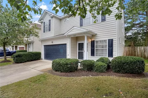 4004 River Breeze Cir, Chesapeake, VA 23321