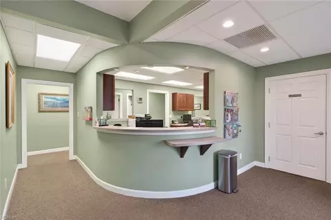 Entry Way - 2216 Executive Dr #A, Hampton, VA 23666 photo 2 of 5