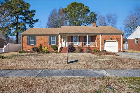 4033 Kalona Rd, Portsmouth, VA 23703