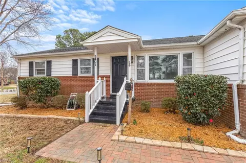 5401 Sunnywood Dr, Virginia Beach, VA 23455