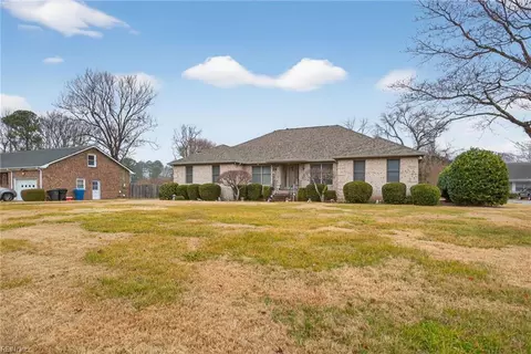 5512 Connie Ln, Virginia Beach, VA 23462
