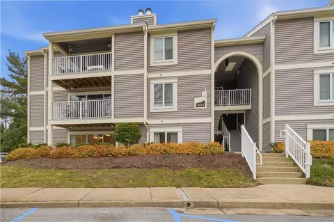 1020 Autumn Woods Ln #101, Virginia Beach, VA 23454