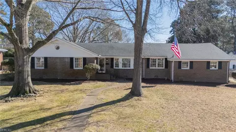 216 Overholt Dr, Virginia Beach, VA 23464