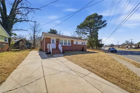 2708 Victoria Blvd, Hampton, VA 23661