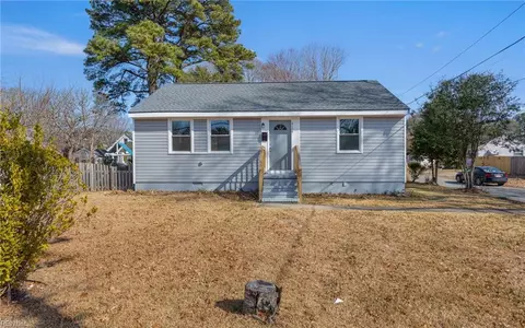 4109 Deep Creek Blvd, Portsmouth, VA 23702