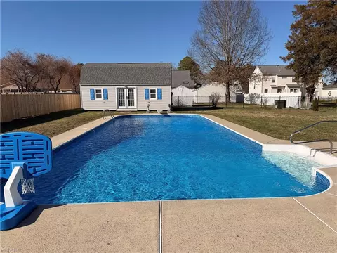 3003 Beech Grove Ln, Suffolk, VA 23435