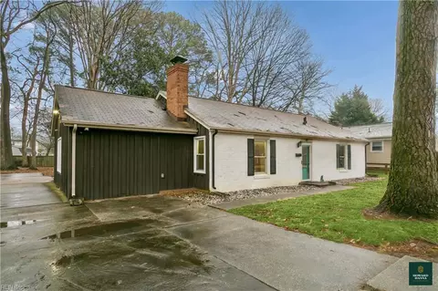 89 Adams Dr, Newport News, VA 23601
