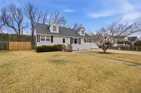 2812 Flag Rd, Chesapeake, VA 23323