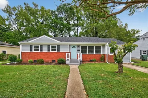 8208 Wedgewood Dr, Norfolk, VA 23518