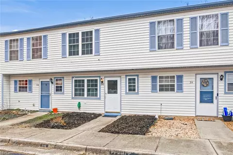 316 Gaylor Ln, Newport News, VA 23602