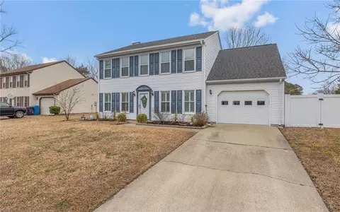 1088 Warner Hall Dr, Virginia Beach, VA 23454