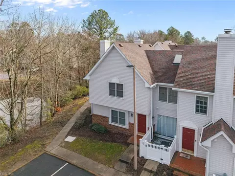 14 Tamarisk Quay Quay # 14H, Hampton, VA 23666