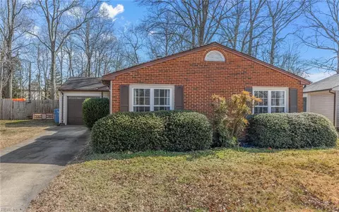 917 Sugar Tree Ct, Chesapeake, VA 23320
