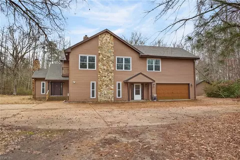 9032 Lady Ln, Hayes, VA 23072
