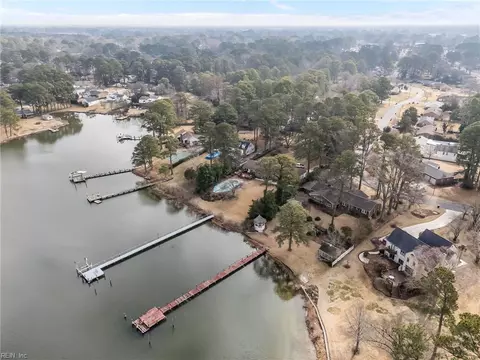 450 Robin Rd, Portsmouth, VA 23701