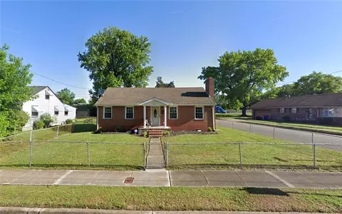 312 Killian Ave, Portsmouth, VA 23704