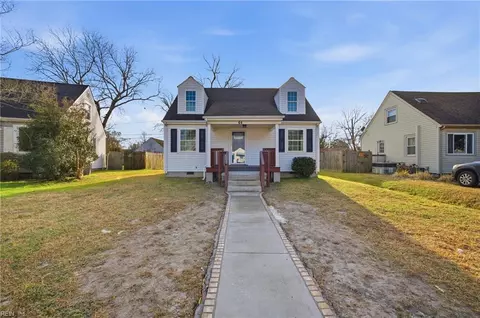 44 Henry St, Hampton, VA 23669