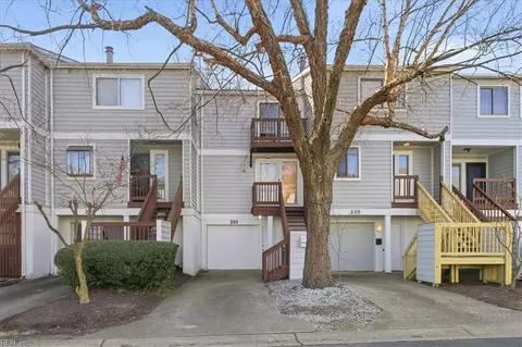 233 Mill Point Dr, Hampton, VA 23669