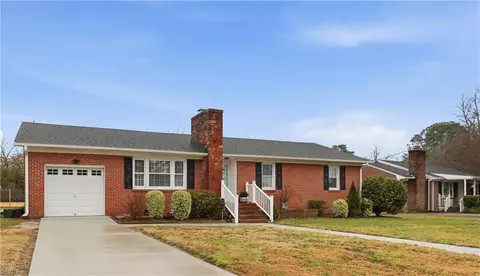 1523 Art Ct, Suffolk, VA 23434