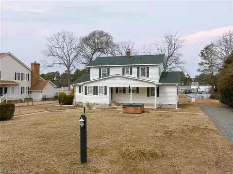 8407 Oyster Cove Rd, Hayes, VA 23072