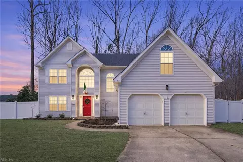 821 Shipton Ct, Chesapeake, VA 23320