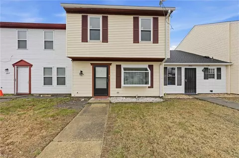 2819 Eric Ct, Chesapeake, VA 23323