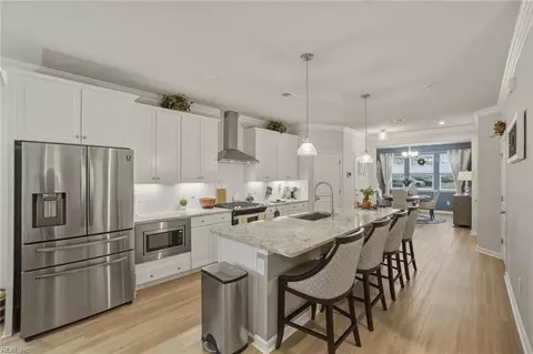 1815 Honey Milk Rd, Chesapeake, VA 23323