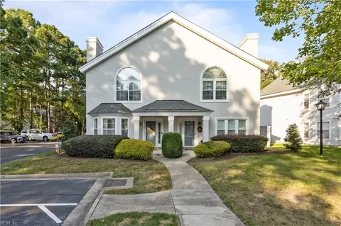 559 Seahorse Rn Run, Chesapeake, VA 23320