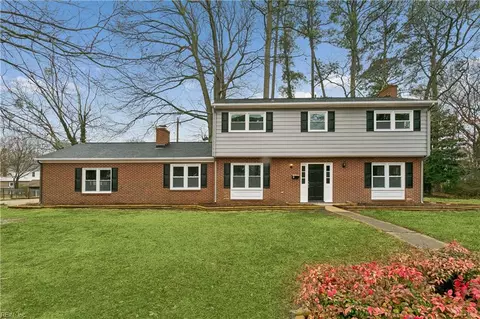 4 Alexander Dr, Hampton, VA 23664