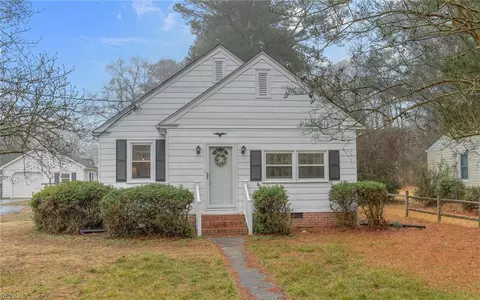 9138 Eclipse Dr, Suffolk, VA 23433