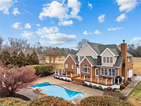 19655 Battery Park Rd, Smithfield, VA 23430