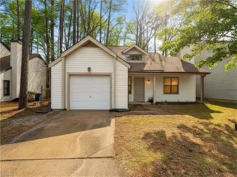 721 Longleaf Ln, Newport News, VA 23608
