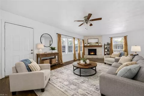 4904 Holly Rd, Portsmouth, VA 23703