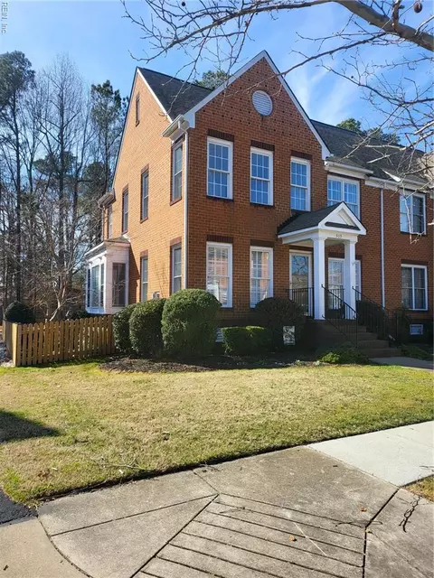 305 Herman Melville Ave, Newport News, VA 23606