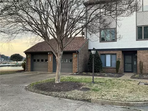 4223 Hatton Point Ln #27, Portsmouth, VA 23703