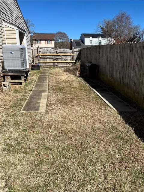 Exterior - 10 Zilber Ct, Hampton, VA 23669 photo 7 of 7