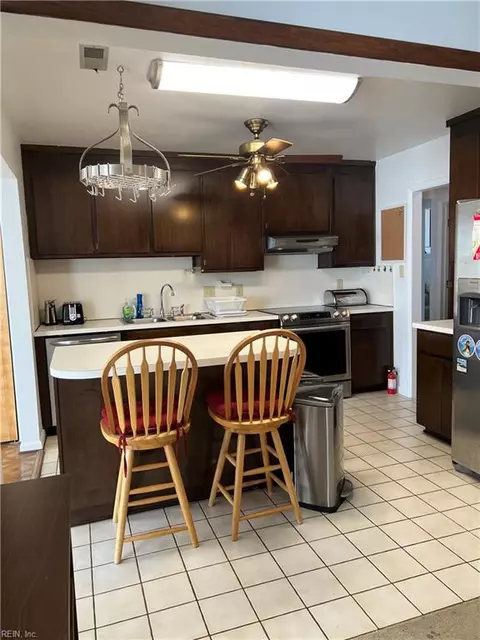 Kitchen - 10 Zilber Ct, Hampton, VA 23669 photo 3 of 3