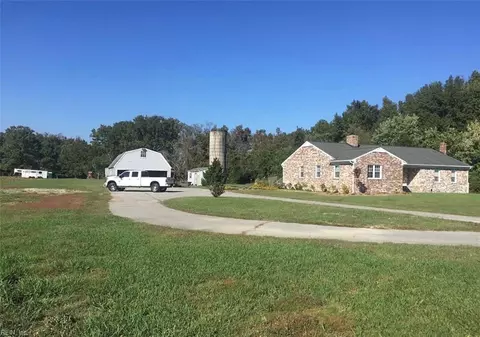 203 Hansford Ln, Seaford, VA 23696