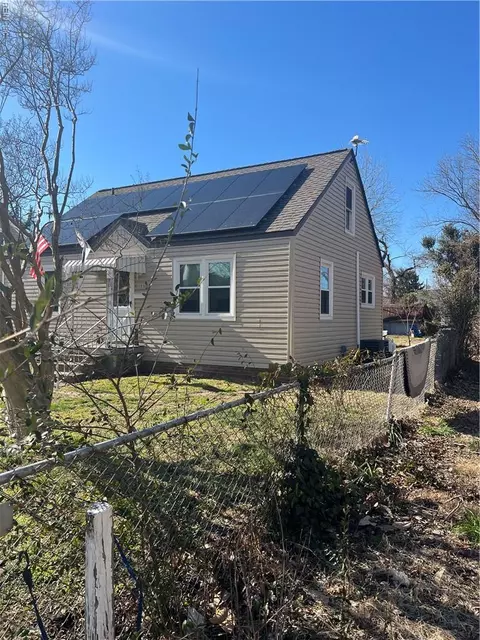 Exterior - 1135 Jasmine St, Hampton, VA 23663 photo 9 of 14