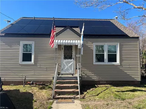 Exterior - 1135 Jasmine St, Hampton, VA 23663 photo 5 of 14