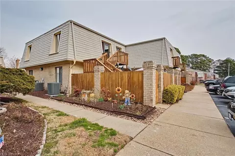 1010 Angler Ln, Virginia Beach, VA 23451