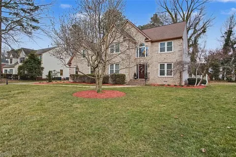 35 Island View Dr, Newport News, VA 23602